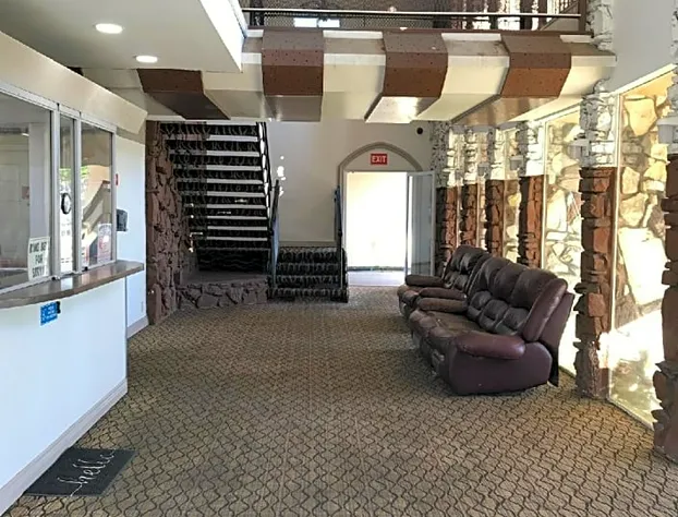 Grove Motel hotel detail image 4