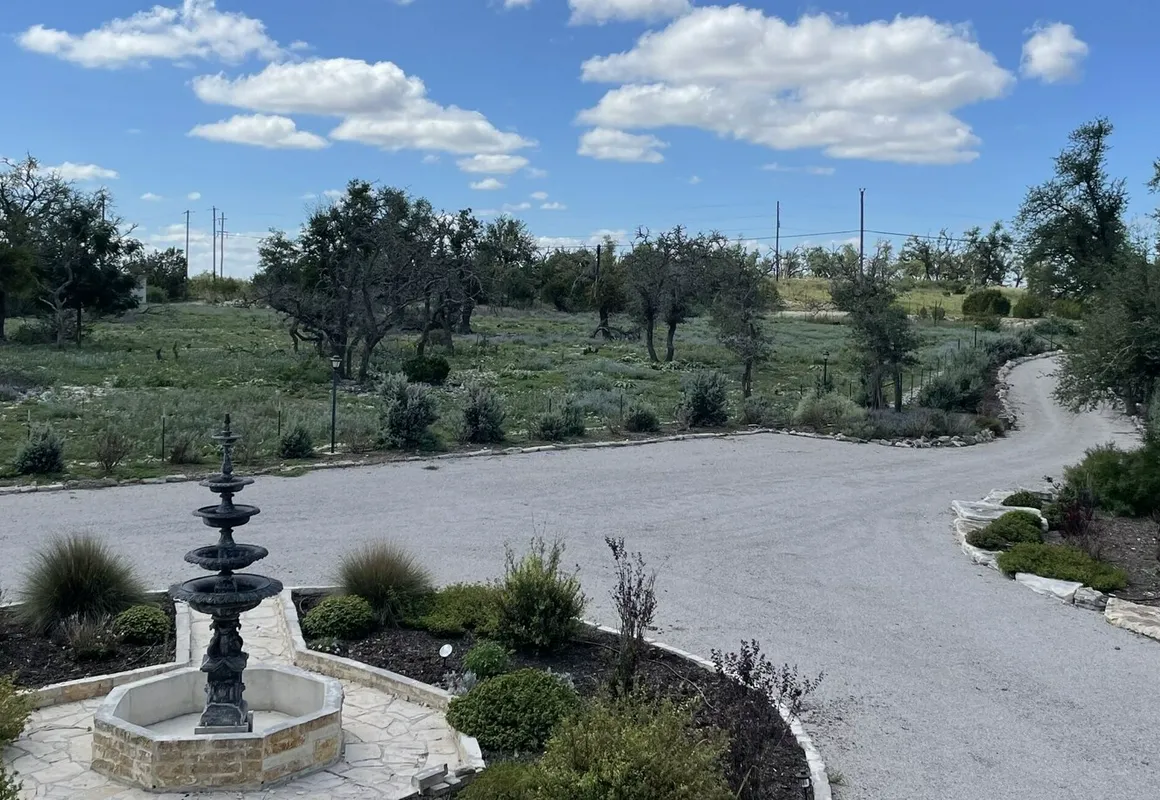 Southern Charm Lodging Bed & Breakfast hotel hero