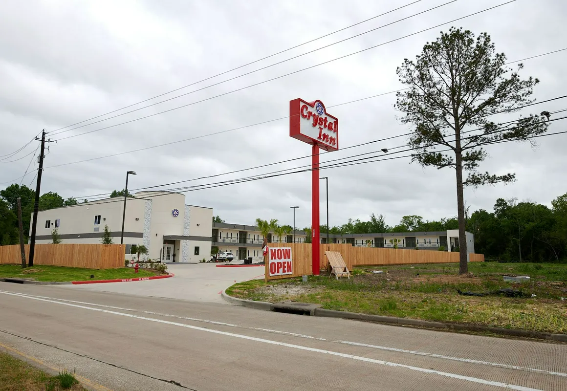 Crystal Inn hotel hero