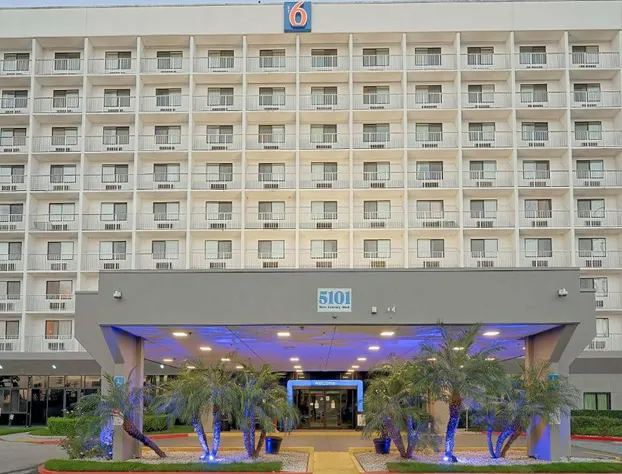 Studio 6 Suites Los Angeles, CA - Los Angeles - LAX hotel detail image 1