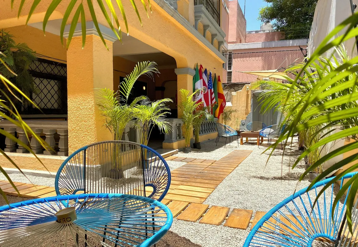 Hostal Roma hotel hero