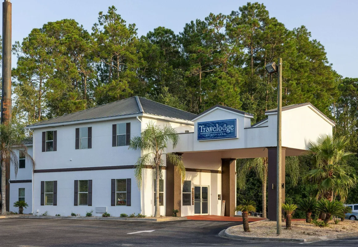 Travelodge by Wyndham Kingsland GA hotel hero