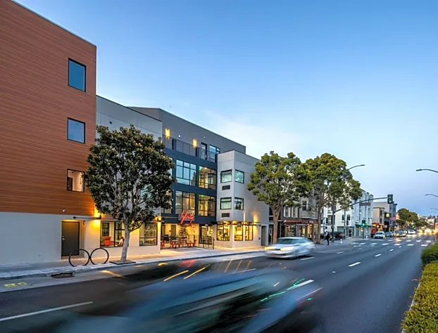 Infinity Hotel San Francisco, Tapestry Collection by Hilton hotel detail image 2