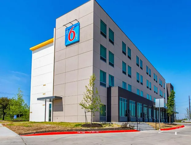 Motel 6 Austin, TX - Airport hotel detail image 3