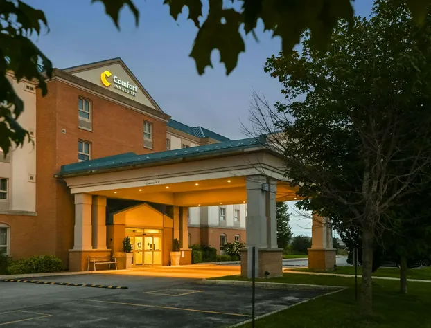 Comfort Inn & Suites hotel detail image 1