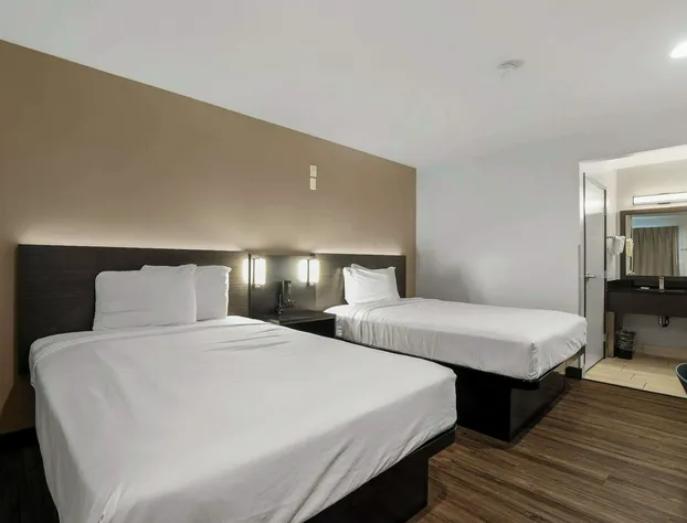 Studio 6 Suites Escondido, CA hotel detail image 4