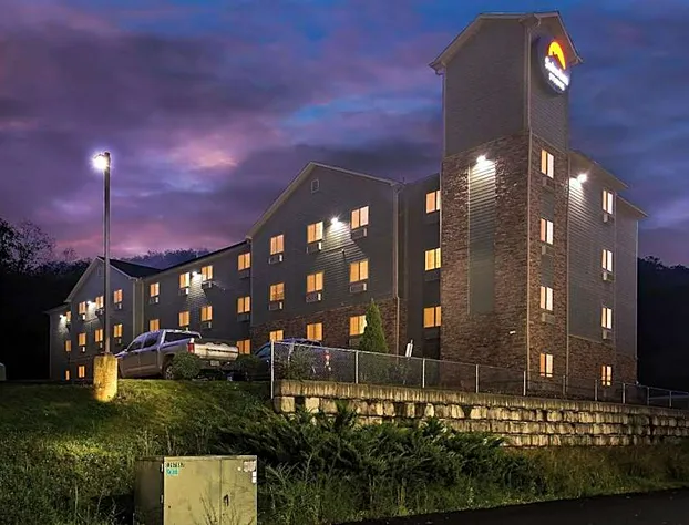 Suburban Studios Morgantown hotel detail image 2