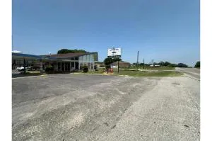 Cannon Inn By Capital O Gonzales Tx hotel detail image 1