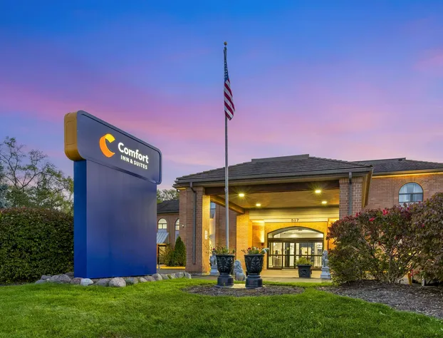 Comfort Inn & Suites Mundelein-Vernon Hills hotel detail image 3