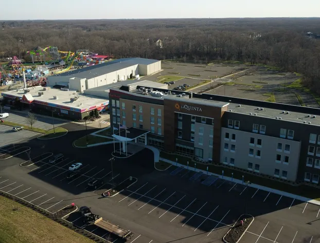 La Quinta Inn & Suites By Wyndham Mount Laurel / Moorestown hotel detail image 3