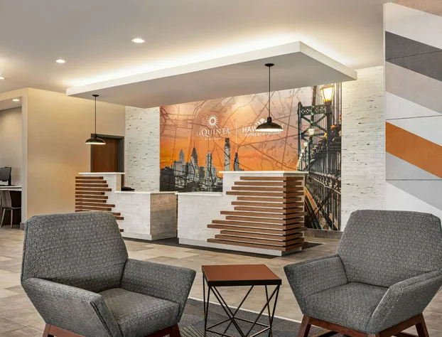 La Quinta Inn & Suites By Wyndham Mount Laurel / Moorestown hotel detail image 4