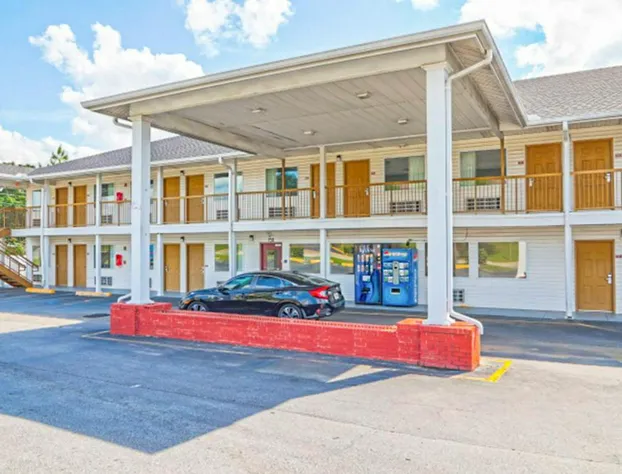 Economy Inn by OYO Ashburn I-75 hotel detail image 1