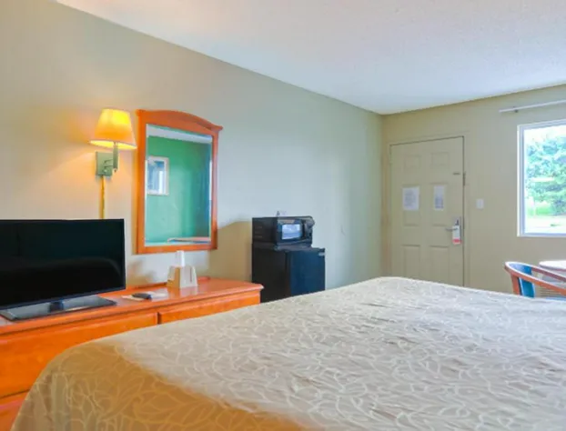 Economy Inn Ashburn GA I-75 hotel detail image 1