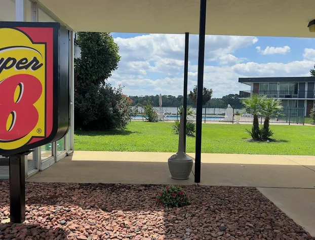 Super 8 By Wyndham Riverside Al hotel detail image 2