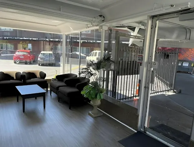 Banfield Studios By OYO Portland OR hotel detail image 4