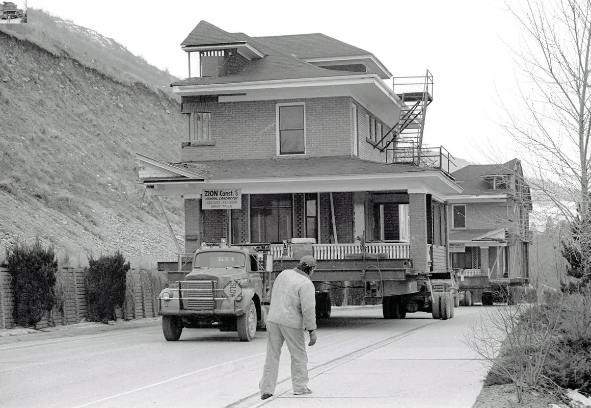 Goldsmith's Riverfront Inn hotel hero