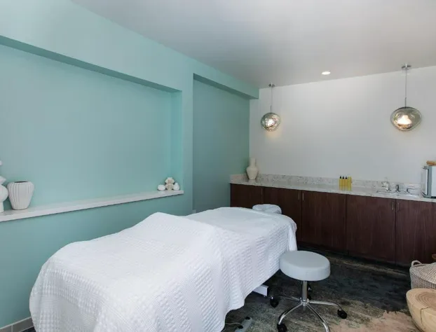 Carmel Beach Hotel hotel detail image 4