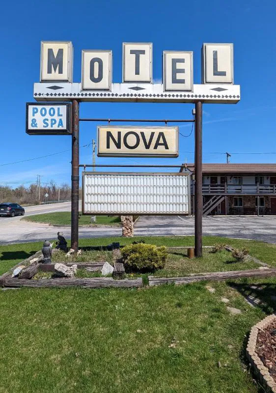 Nova Motel hotel hero