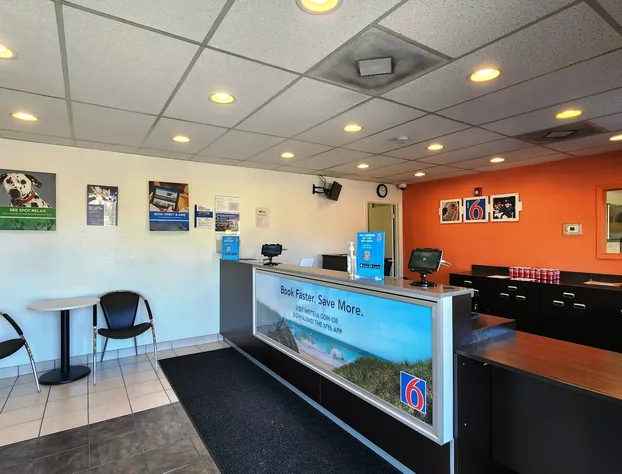 Studio 6 Webster, TX Houston - NASA Lake hotel detail image 2