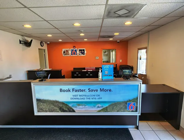 Studio 6 Webster, TX Houston - NASA Lake hotel detail image 2