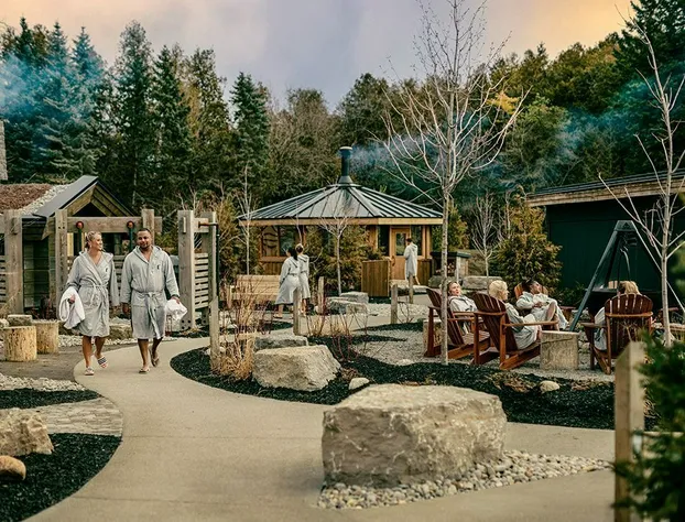 Luxurious Waterfront Retreat hotel detail image 2