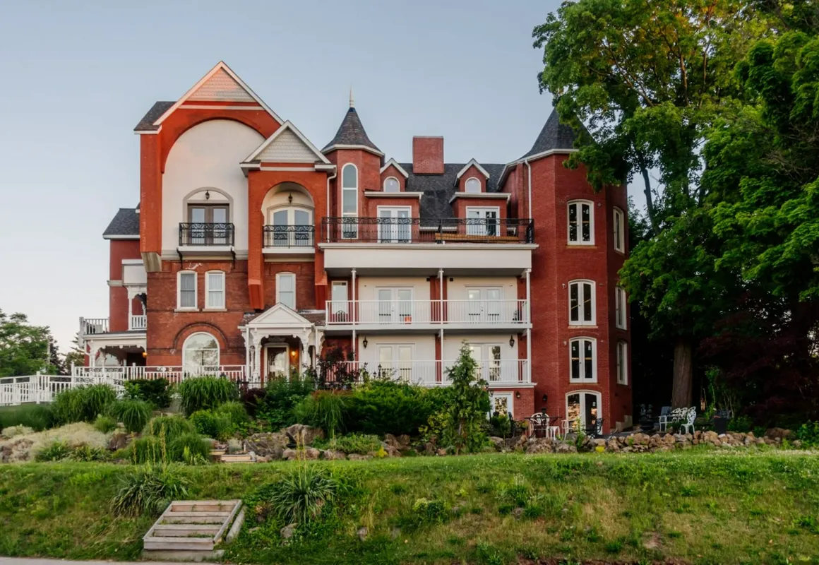 Niagara Grandview Boutique hotel hotel hero