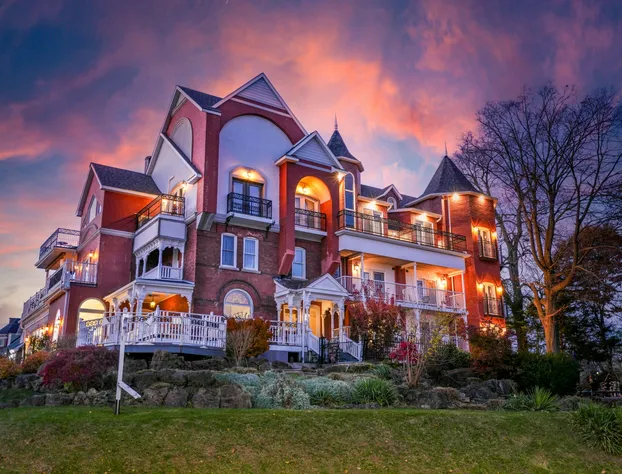 Niagara Grandview Boutique hotel hotel detail image 3