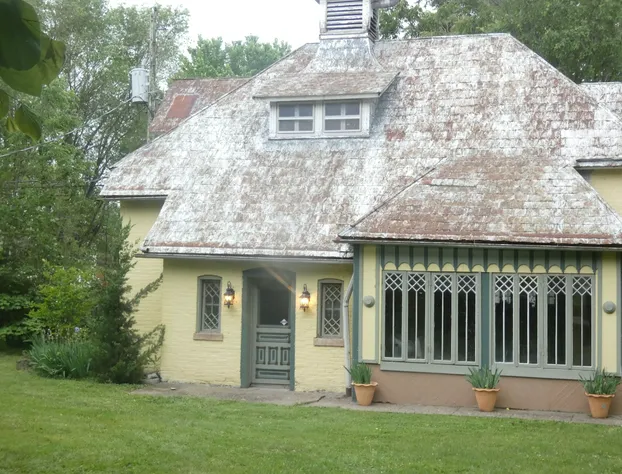 Johnstone Mansion hotel detail image 2