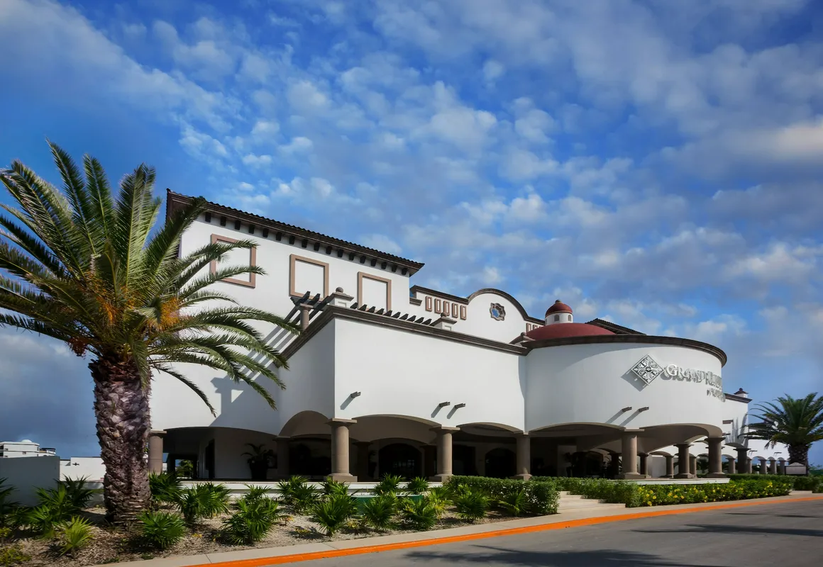 Grand Residences Riviera Cancún All Inclusive hotel hero