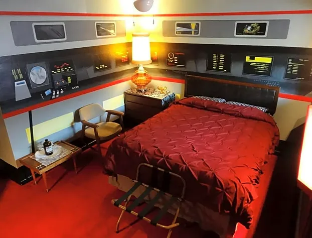 The Star Trek - USS Enterprise Room at the Itty Bitty Inn hotel detail image 4
