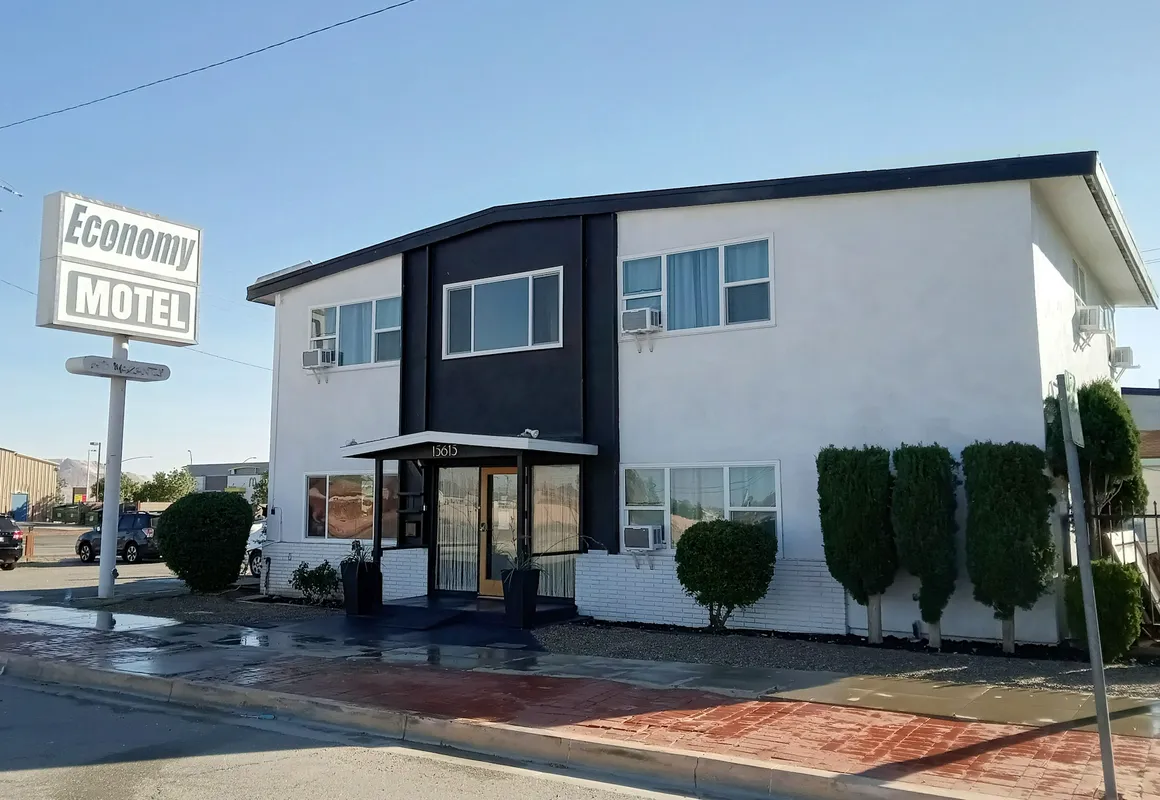 Sierra Motor Lodge hotel hero