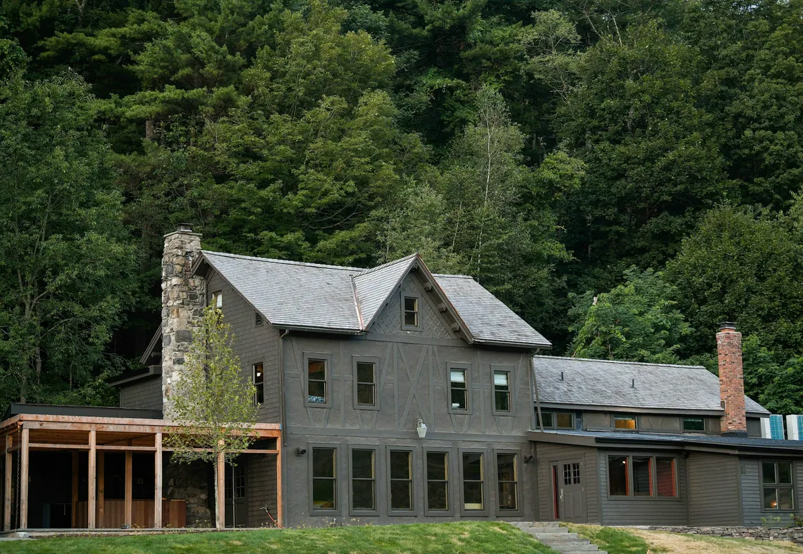 Little Cat Lodge hotel hero