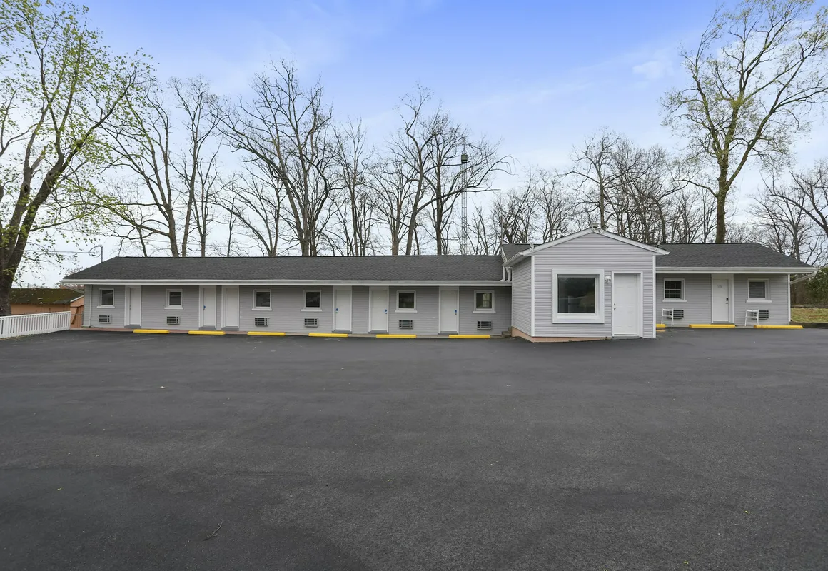 The Knolls hotel hero