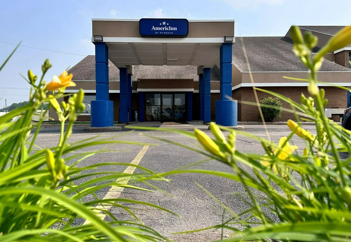 AmericInn by Wyndham Marshfield hotel hero