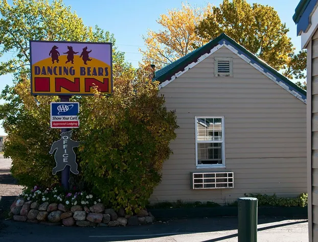 DB Botique and Cabins hotel detail image 1