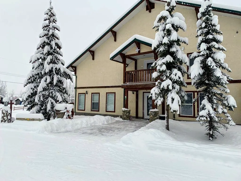 The Lodge Mcbride hotel hero