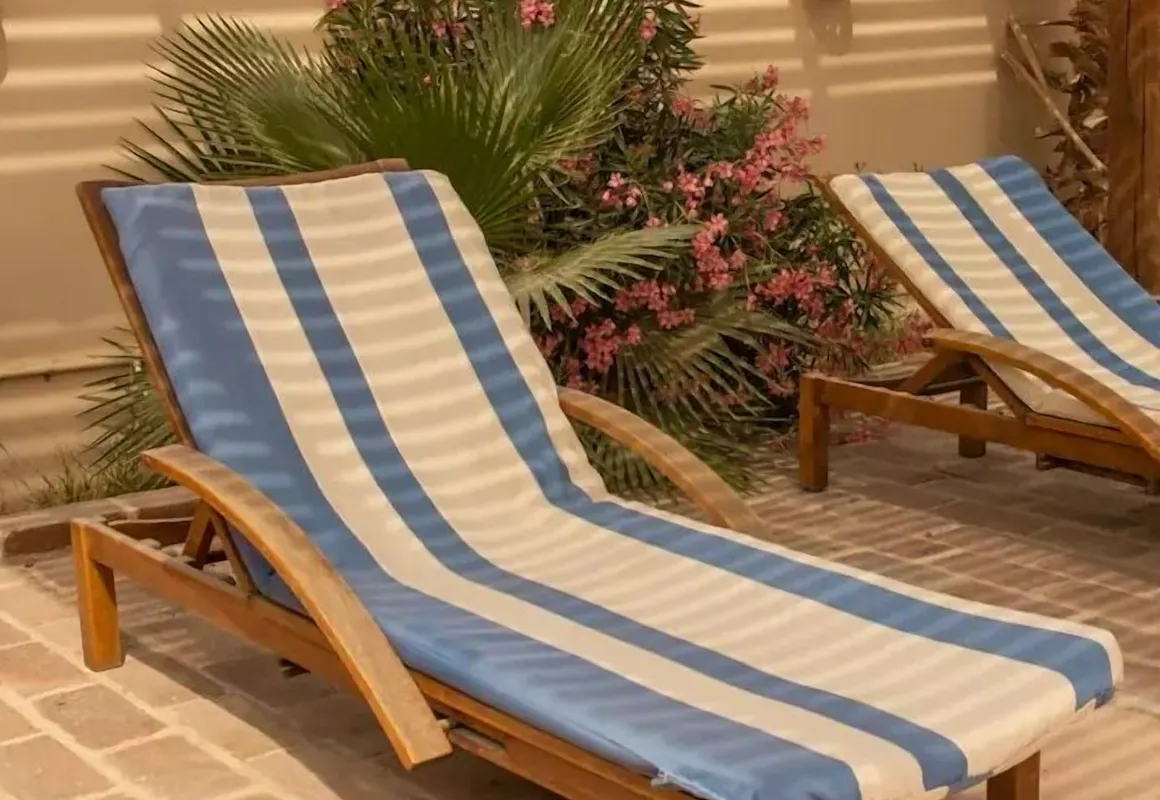 Condos HB hotel hero