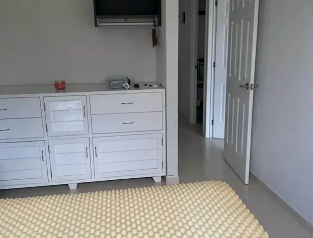 Condos HB hotel detail image 1