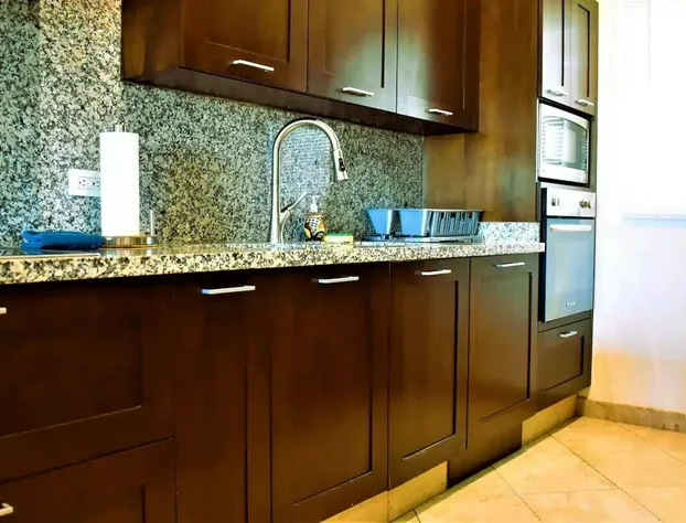 Condo Pbr By Trvl2hm hotel detail image 2