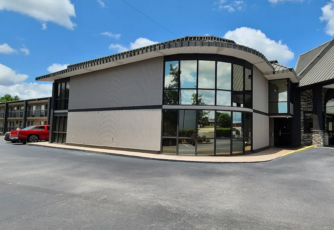 Red Roof Inn & Suites Duncan hotel hero