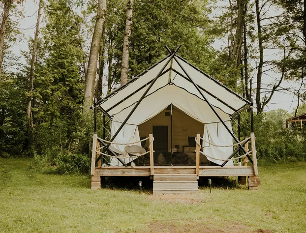 Whispering Springs Wilderness Retreat hotel detail image 4