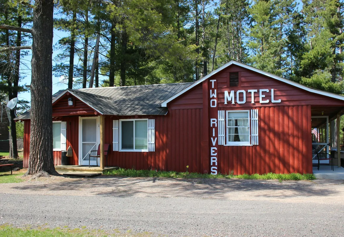 Two Rivers Motel and Cabins hotel hero