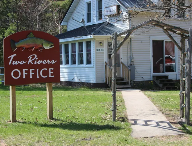 Two Rivers Motel and Cabins hotel detail image 1