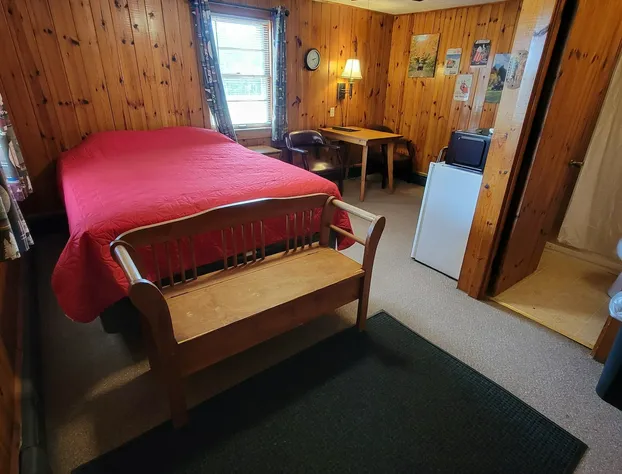 Two Rivers Motel and Cabins hotel detail image 2