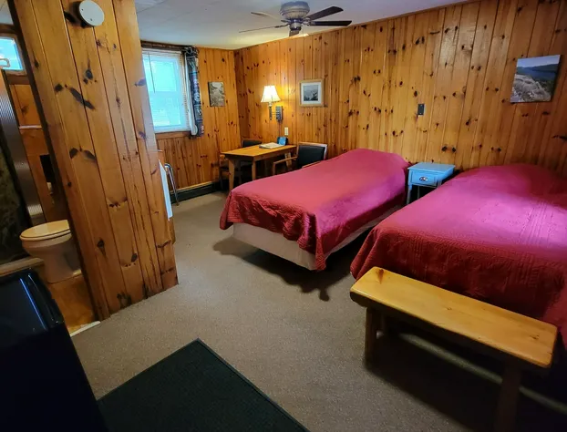 Two Rivers Motel and Cabins hotel detail image 4