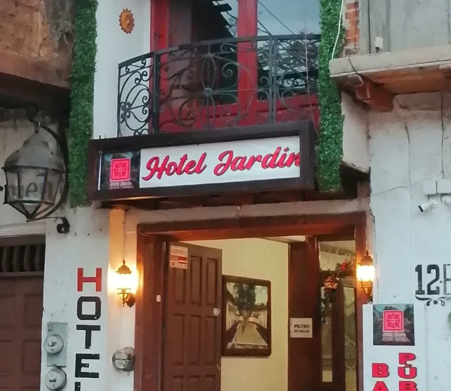 Hotel Jardín hotel hero