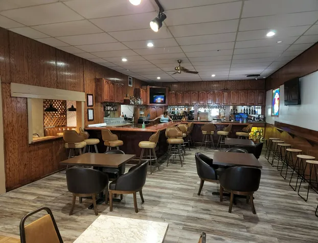 Delta Queen Lodge Bar Restaurant hotel detail image 1