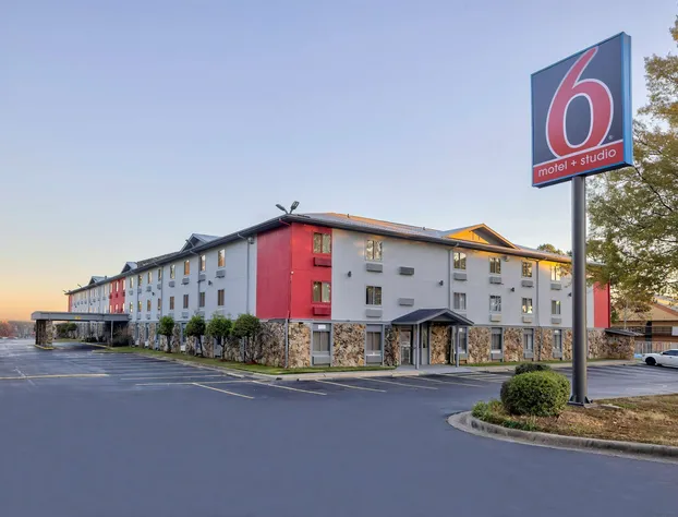 Studio 6 Little Rock, AR - South hotel detail image 1