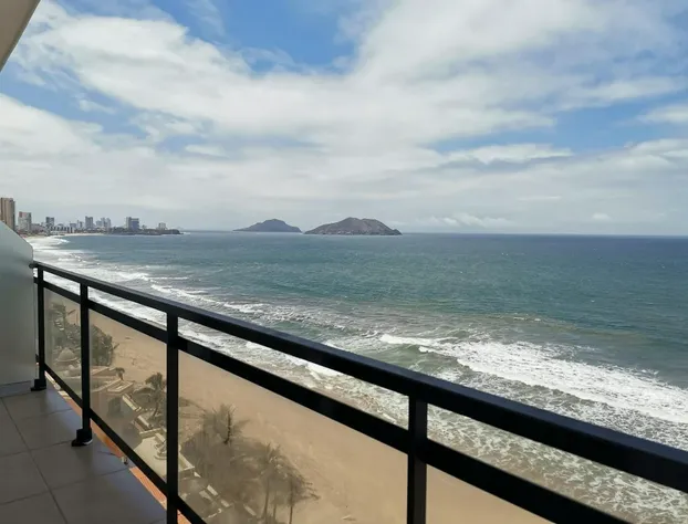 Condos Perla hotel detail image 1