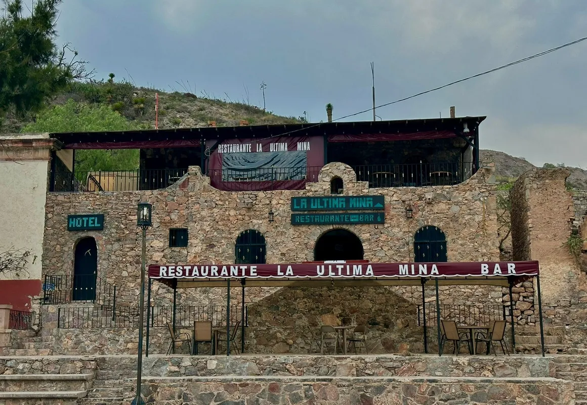 La ultima mina hotel hero